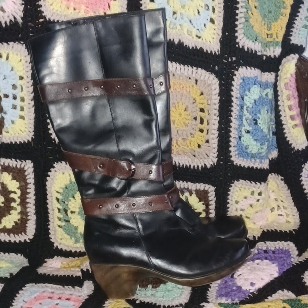 NAOT boots, black with brown trim, sz 37 (7)